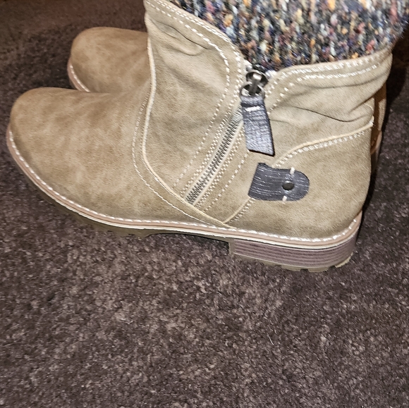 Patrizia Halvor Bootie Women's size 10, worn once, like new, excellent condition - Picture 5 of 9